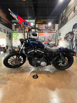 HARLEY-DAVIDSON SPORTSTER IRON 883 