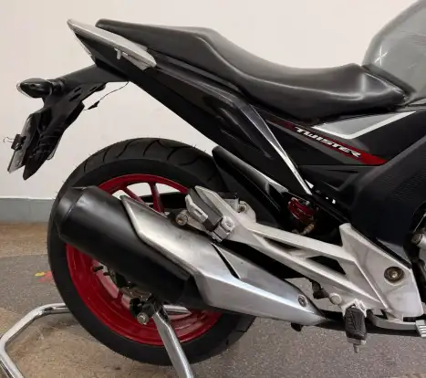 HONDA-CB TWISTER-2018