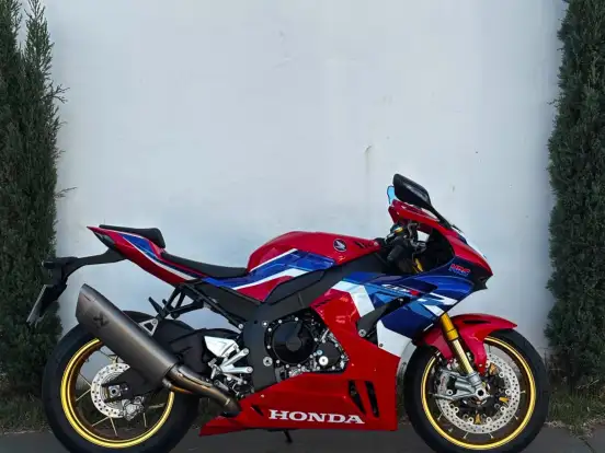 HONDA-CBR 1000RR-R FIREBLADE SP HONDA-CBR 1000RR-R FIREBLADE SP-2022