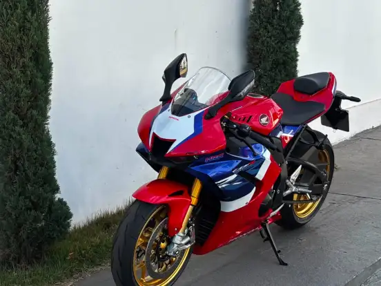 HONDA-CBR 1000RR-R FIREBLADE SP HONDA-CBR 1000RR-R FIREBLADE SP-2022