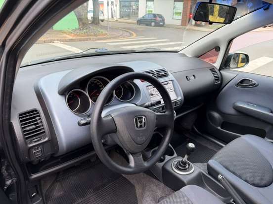 HONDA-FIT-2008