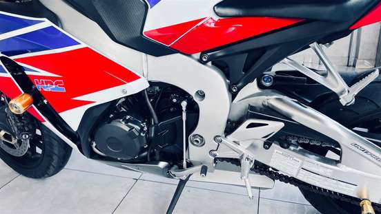 HONDA-CBR 1000RR-2013