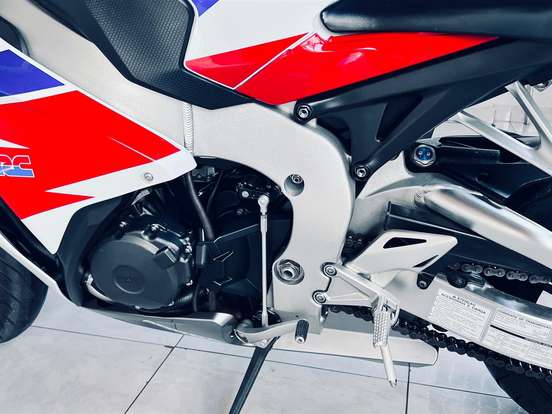 HONDA-CBR 1000RR HONDA-CBR 1000RR-2013