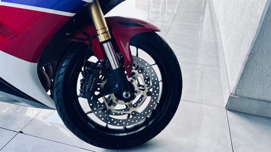 HONDA-CBR 1000RR-2013