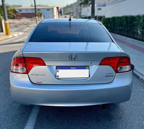 HONDA-CIVIC-2010