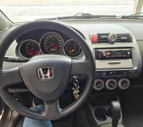 HONDA-FIT-2006