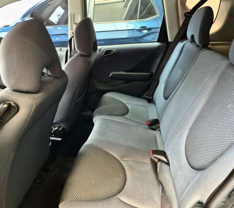 HONDA-FIT-2006