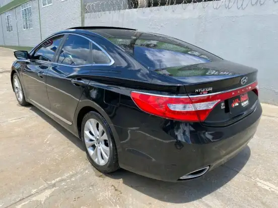 HYUNDAI-AZERA-3.0 MPFI GLS V6 24V GASOLINA 4P AUTOMÁTICO HYUNDAI-AZERA-2013