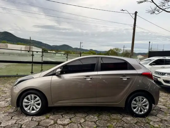 HYUNDAI-HB20-1.0 COMFORT 12V FLEX 4P MANUAL HYUNDAI-HB20-2018