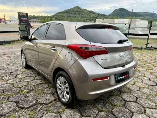 HYUNDAI-HB20-1.0 COMFORT 12V FLEX 4P MANUAL HYUNDAI-HB20-2018
