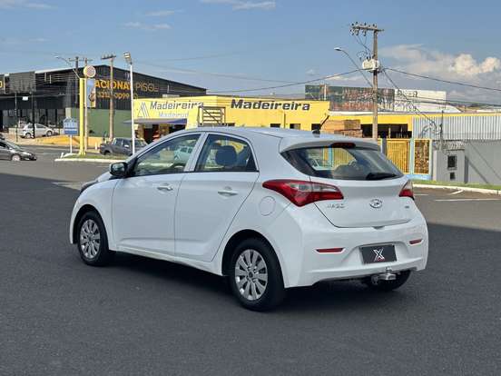 HYUNDAI-HB20-1.0 COMFORT 12V FLEX 4P MANUAL HYUNDAI-HB20-2013