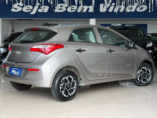 HYUNDAI-HB20-2017