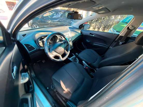HYUNDAI-HB20-1.6 COMFORT 16V FLEX 4P MANUAL HYUNDAI-HB20-2012