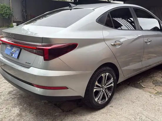 HYUNDAI-HB20S-1.0 TGDI FLEX PLATINUM PLUS AUTOMÁTICO HYUNDAI-HB20S-2023