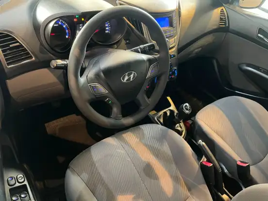 HYUNDAI-HB20S-2015