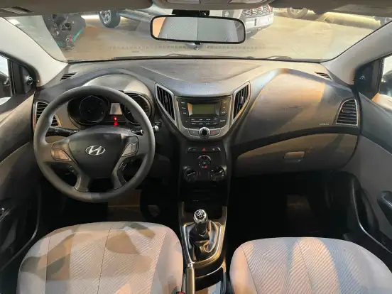 HYUNDAI-HB20S-2015