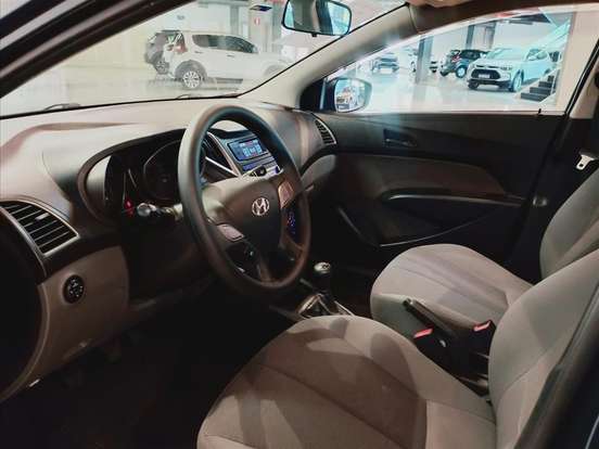 HYUNDAI-HB20S-1.0 COMFORT PLUS 12V FLEX 4P MANUAL HYUNDAI-HB20S-2017