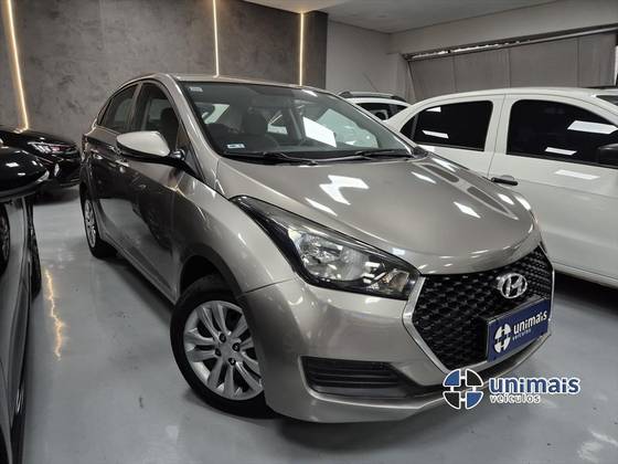 HYUNDAI HB20S 1.6 COMFORT PLUS 16V FLEX 4P AUTOMÁTICO