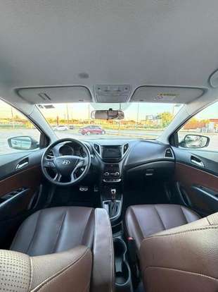 HYUNDAI-HB20X-1.6 16V PREMIUM FLEX 4P AUTOMÁTICO HYUNDAI-HB20X-2016