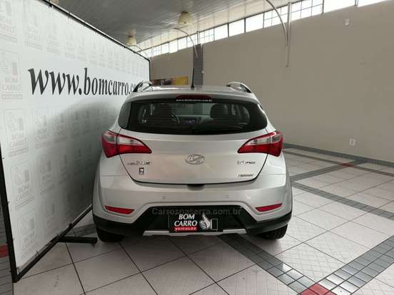 HYUNDAI-HB20X-1.6 16V PREMIUM FLEX 4P AUTOMÁTICO HYUNDAI-HB20X-2014