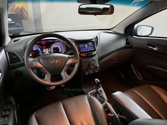 HYUNDAI-HB20X-1.6 16V PREMIUM FLEX 4P AUTOMÁTICO HYUNDAI-HB20X-2014
