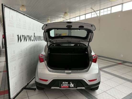 HYUNDAI-HB20X-1.6 16V PREMIUM FLEX 4P AUTOMÁTICO HYUNDAI-HB20X-2014