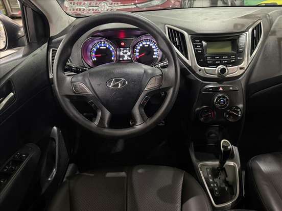 HYUNDAI-HB20X-2013