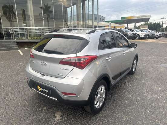HYUNDAI-HB20X-2015