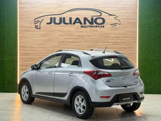 HYUNDAI-HB20X-1.6 16V STYLE FLEX 4P AUTOMÁTICO HYUNDAI-HB20X-2014