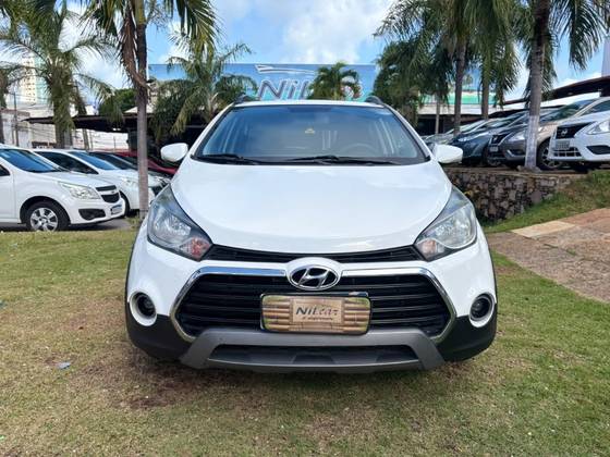 HYUNDAI HB20X 1.6 16V STYLE FLEX 4P AUTOMÁTICO