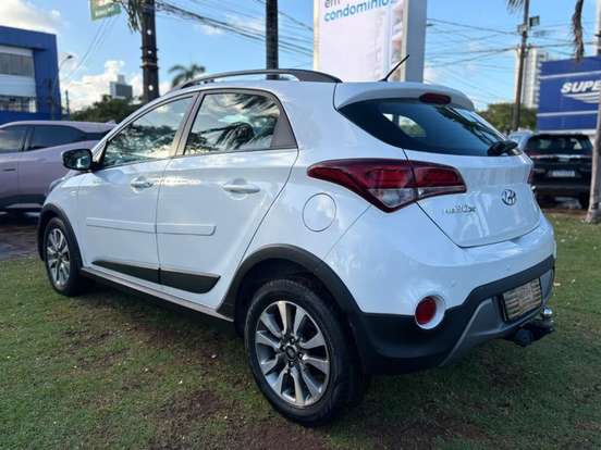 HYUNDAI-HB20X-2017