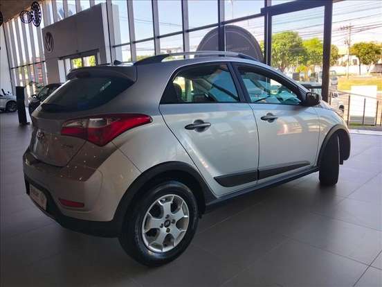 HYUNDAI-HB20X-2014