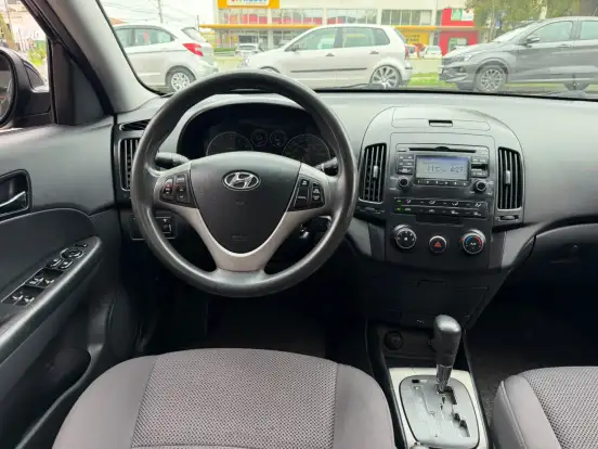 HYUNDAI-I30-2.0 MPI 16V GASOLINA 4P AUTOMÁTICO HYUNDAI-I30-2010