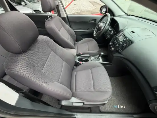 HYUNDAI-I30-2010