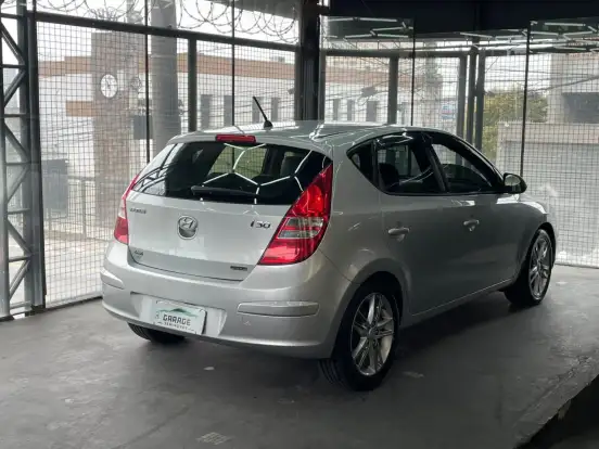 HYUNDAI-I30-2010