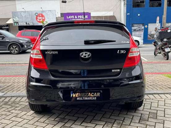HYUNDAI-I30-2010
