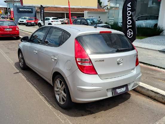 HYUNDAI-I30-2.0 MPFI GLS 16V GASOLINA 4P MANUAL HYUNDAI-I30-2011