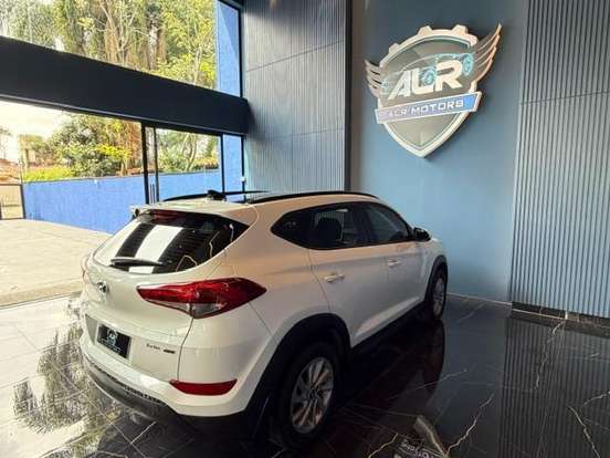 HYUNDAI-TUCSON-2021