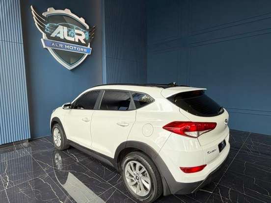 HYUNDAI-TUCSON-2021