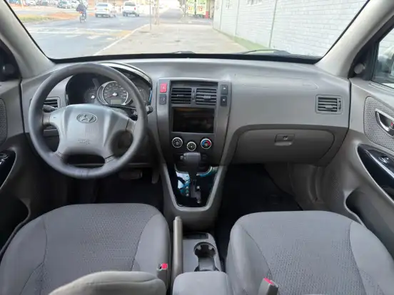 HYUNDAI-TUCSON-2.0 MPFI GL 16V 142CV 2WD GASOLINA 4P AUTOMÁTICO HYUNDAI-TUCSON-2009