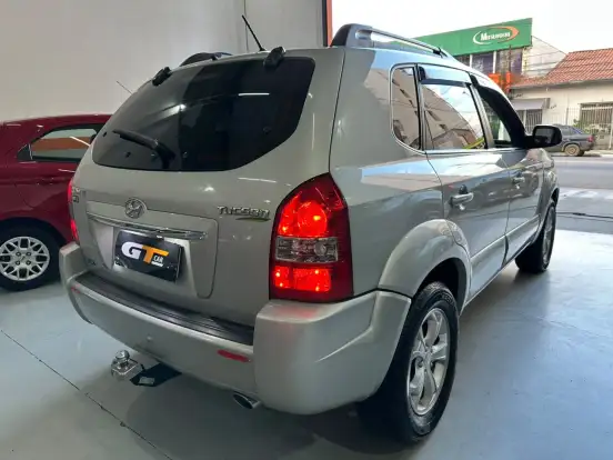 HYUNDAI-TUCSON-2011
