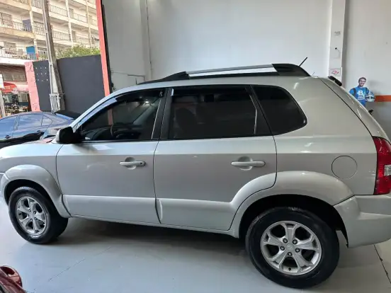 HYUNDAI-TUCSON-2011
