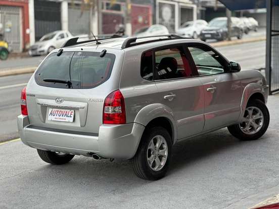 HYUNDAI-TUCSON-2012