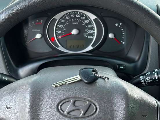 HYUNDAI-TUCSON-2.0 MPFI GLS 16V 143CV 2WD GASOLINA 4P AUTOMÁTICO HYUNDAI-TUCSON-2011