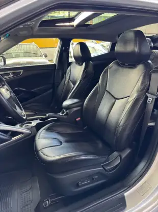HYUNDAI-VELOSTER-2012