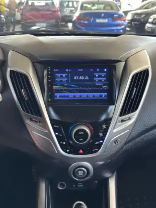 HYUNDAI-VELOSTER-2012