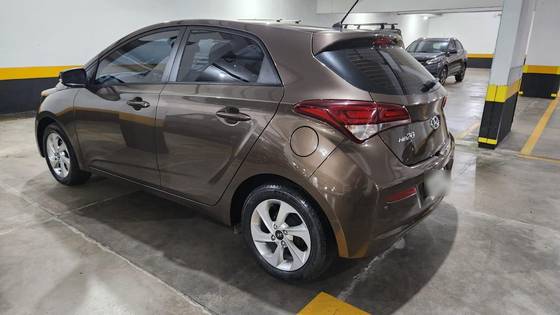 HYUNDAI HB20 1.6 COMFORT PLUS 16V FLEX 4P AUTOMÁTICO