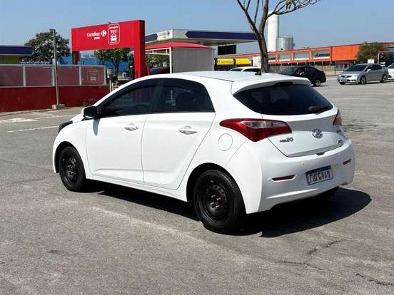 HYUNDAI-HB20-1.6 COMFORT PLUS 16V FLEX 4P AUTOMÁTICO HYUNDAI-HB20-2015