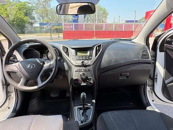 HYUNDAI-HB20-1.6 COMFORT PLUS 16V FLEX 4P AUTOMÁTICO HYUNDAI-HB20-2015