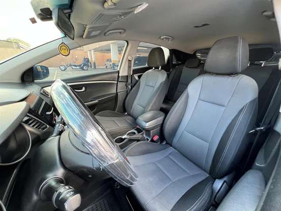 HYUNDAI-I30-2013